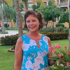 Meet your Posher, Suzanne